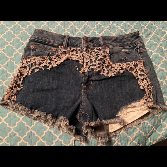 American Eagle size 8 lace shorts - Picture 1 of 3